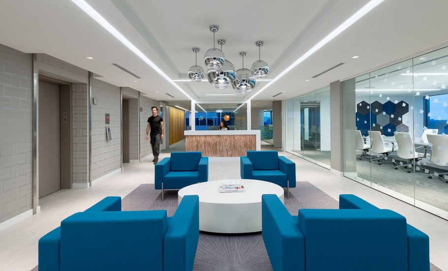 Офисный интерьер в синих тонах