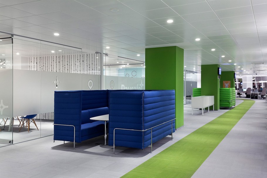 Офис в синих и зелёных тонах