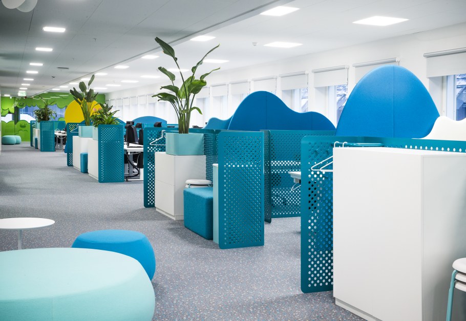 Офис в голубых тонах