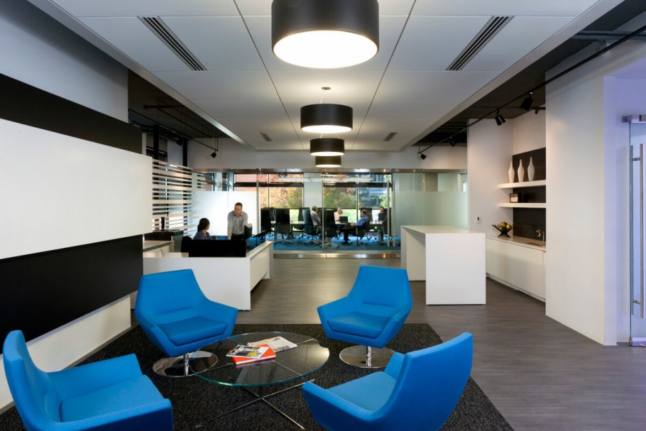 Офисный интерьер в синих тонах