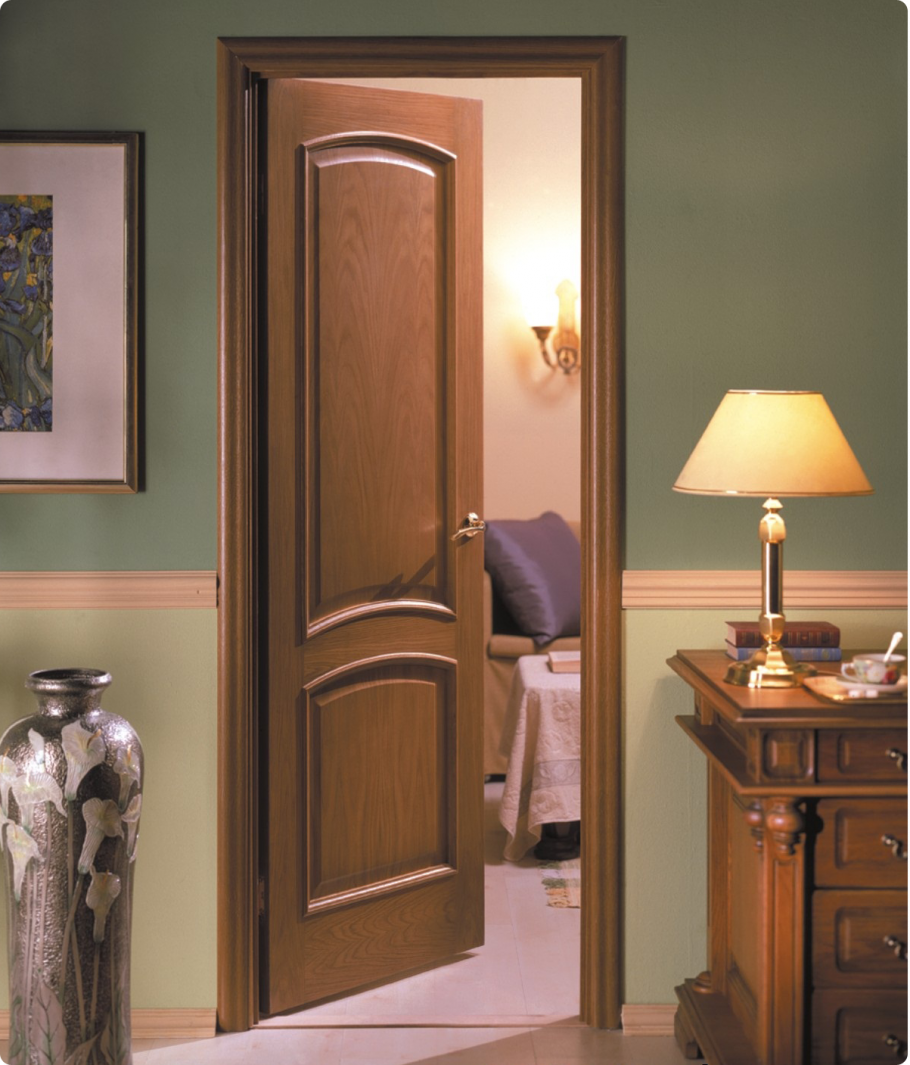 Дверь в комнату