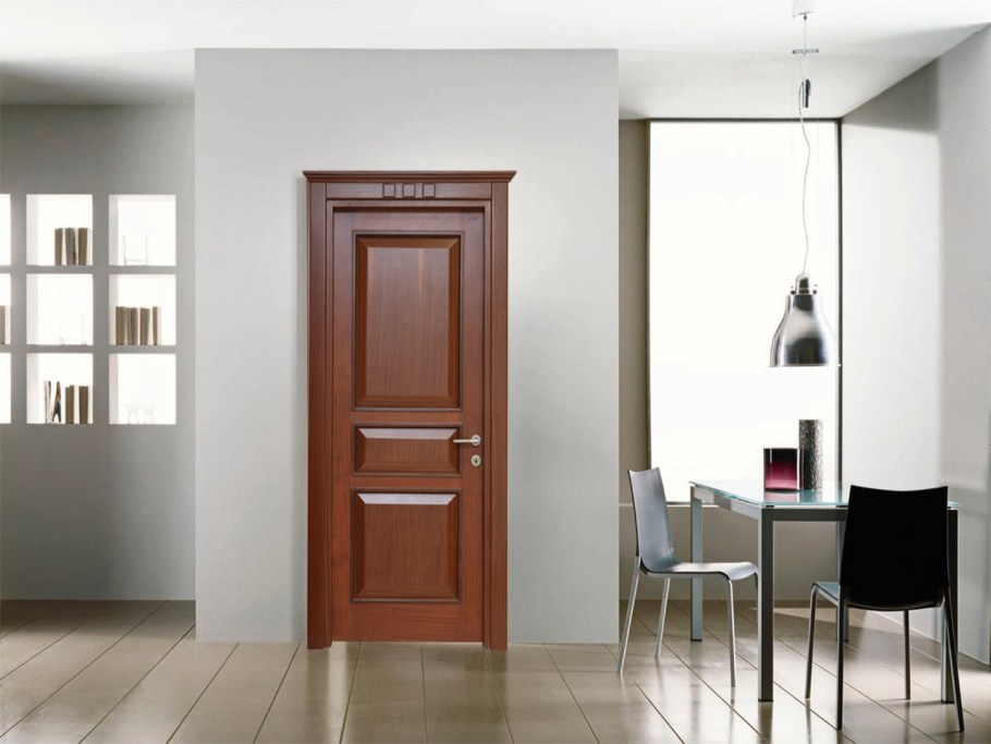 Межкомнатные двери из дерева современные
