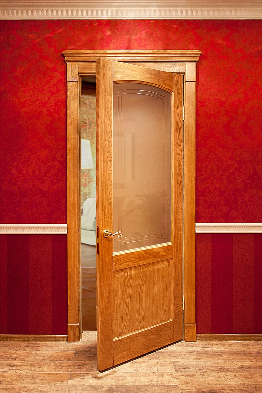 Двери межкомнатные деревянные