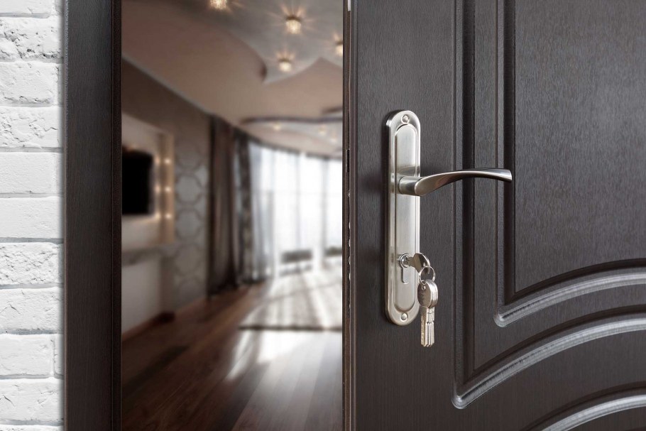 Дверь в квартиру