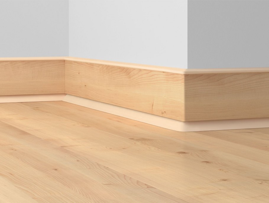 Плинтус напольный клеящийся