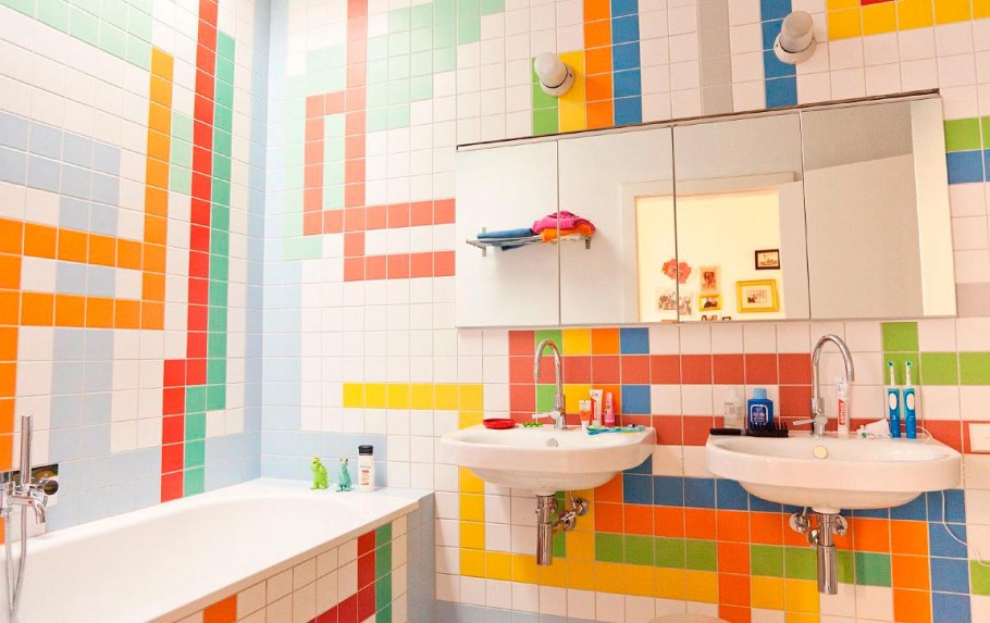 Цветная плитка в ванную комнату