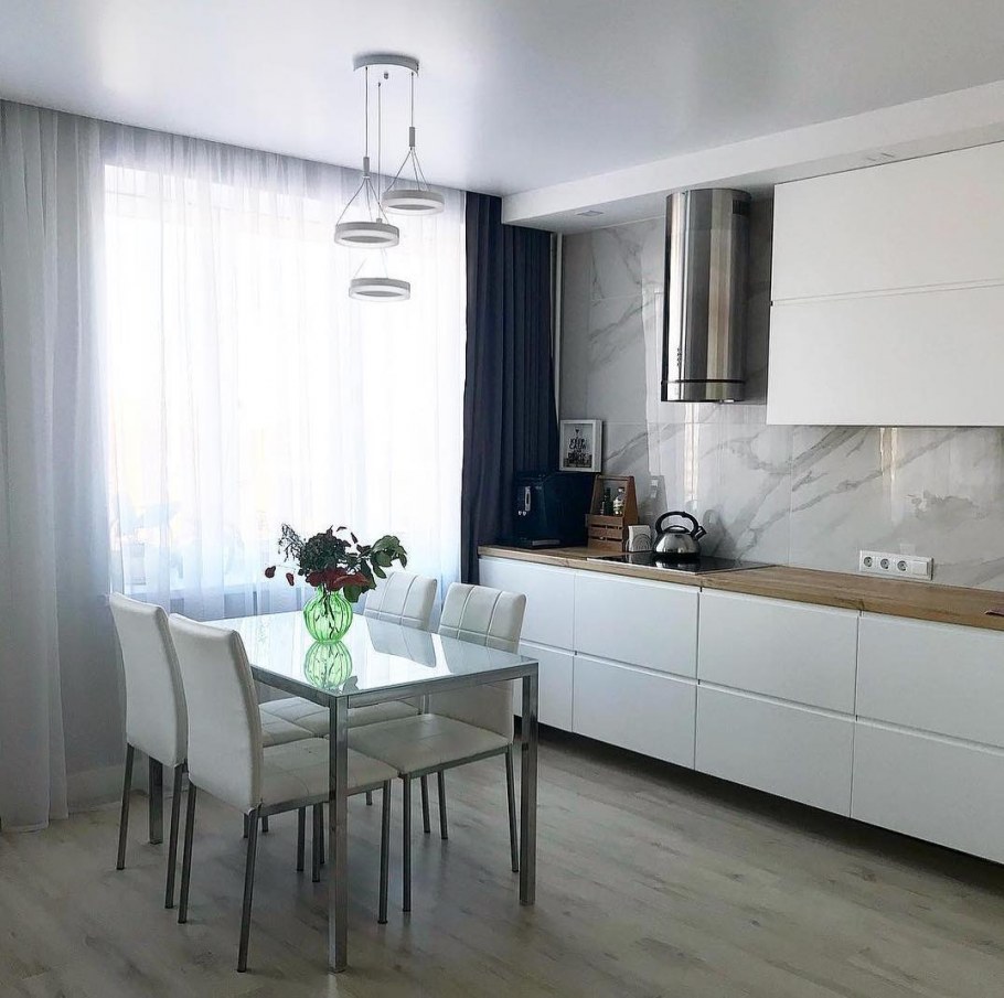 Белая глянцевая кухня