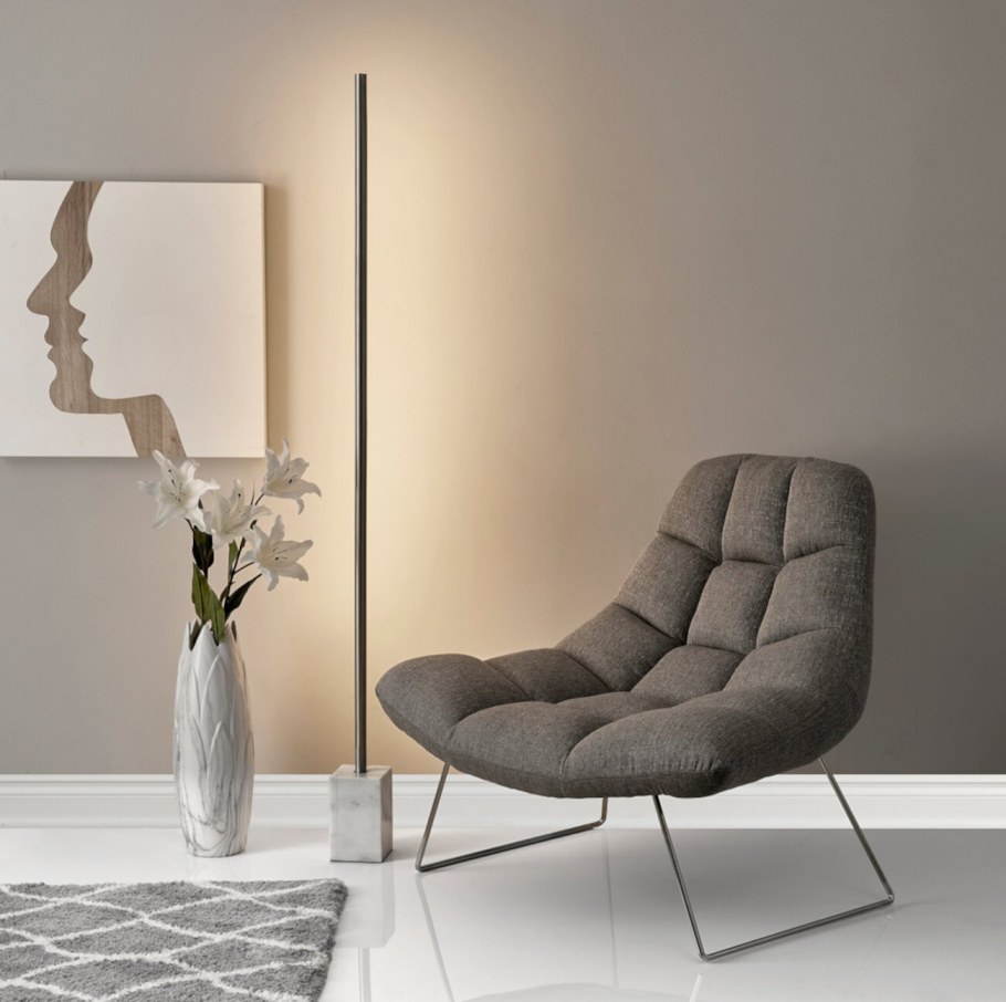 Кресло с торшером