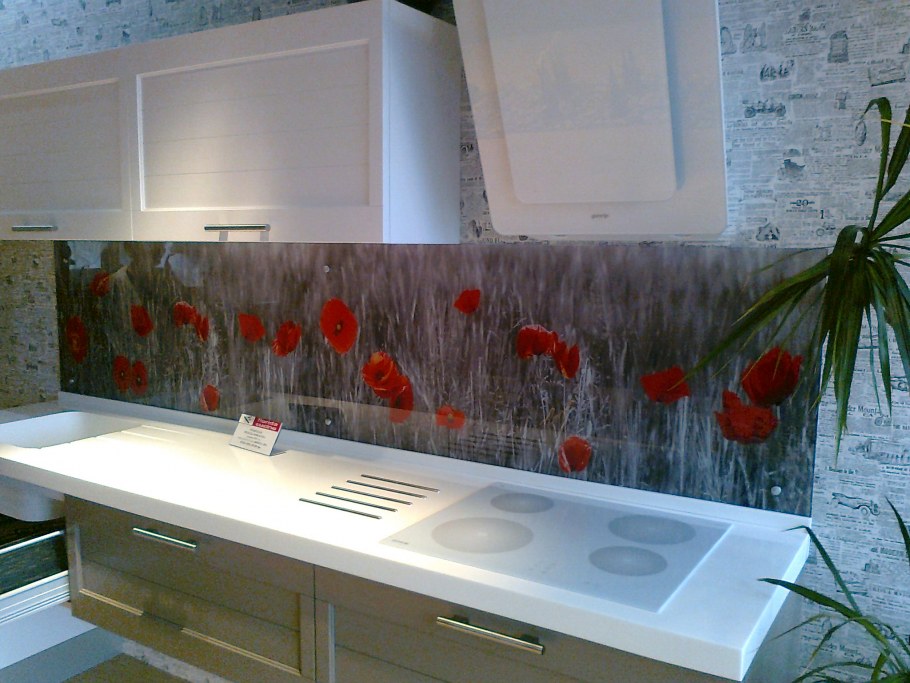 Фартук на кухне из мозаики в стиле Прованс