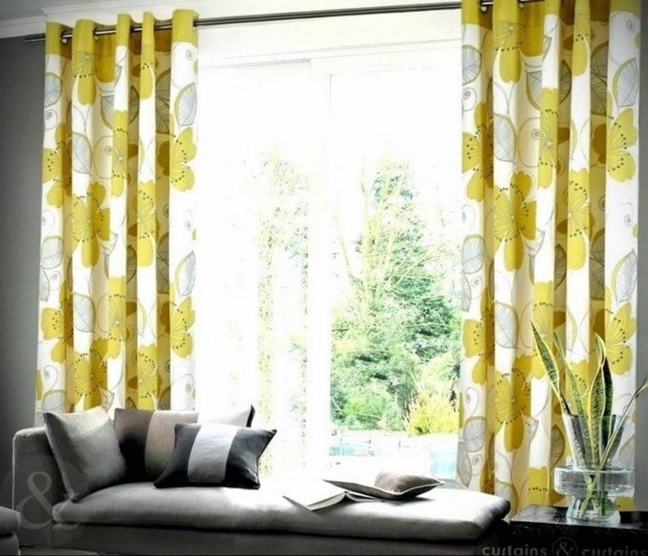 Желтые шторы