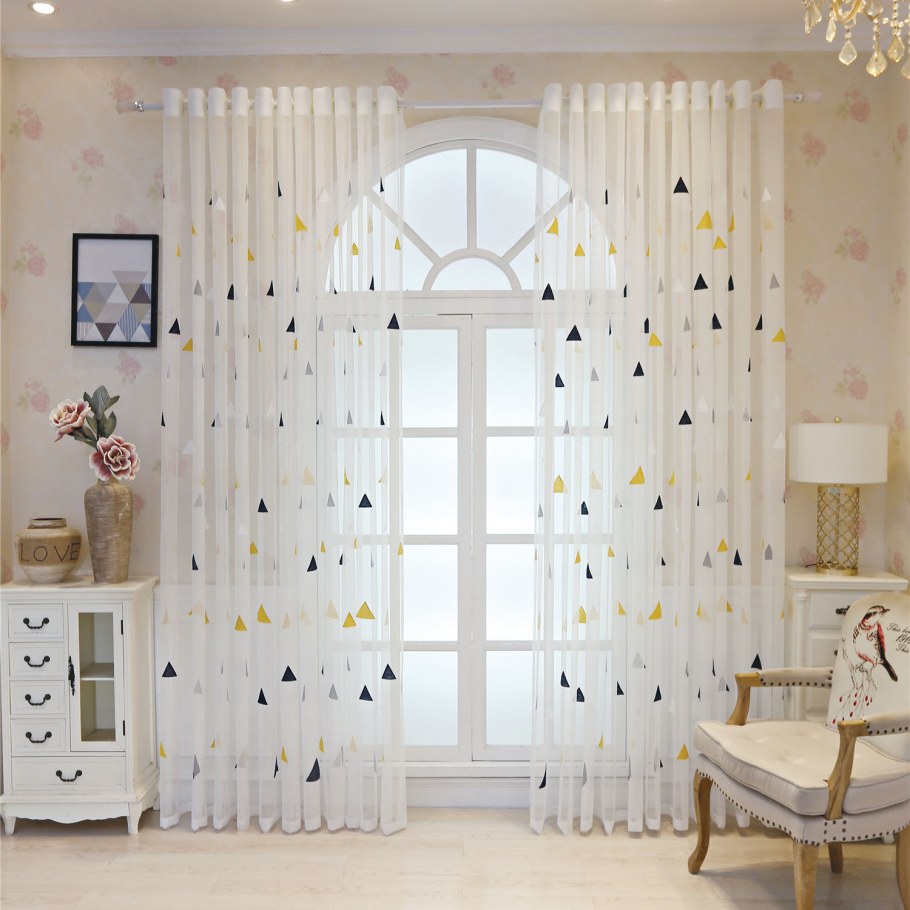 Текстиль в интерьере в желтых тонах