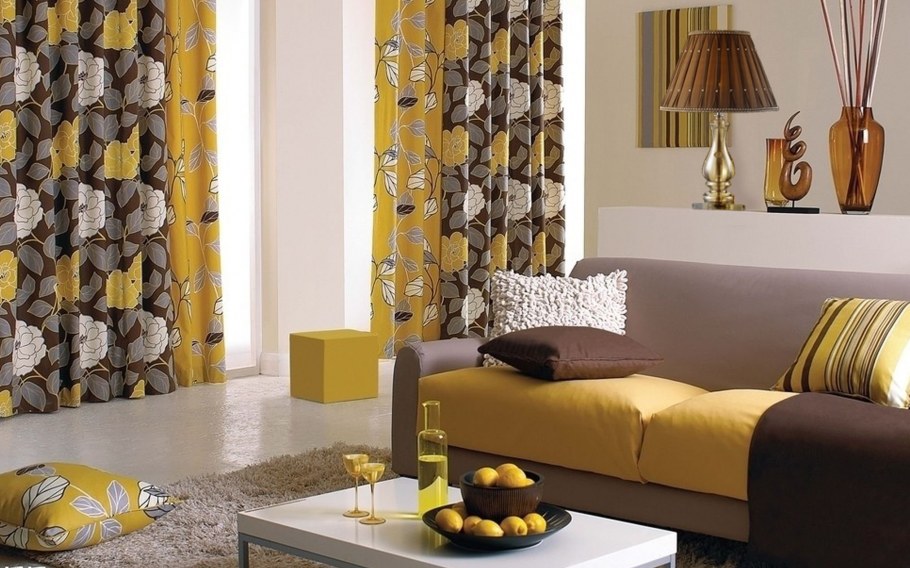 Яркие шторы в интерьере кухни