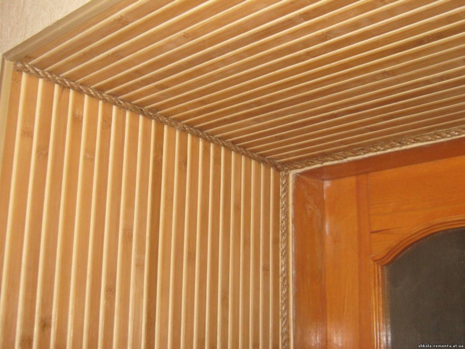 Конопатка швов сруба