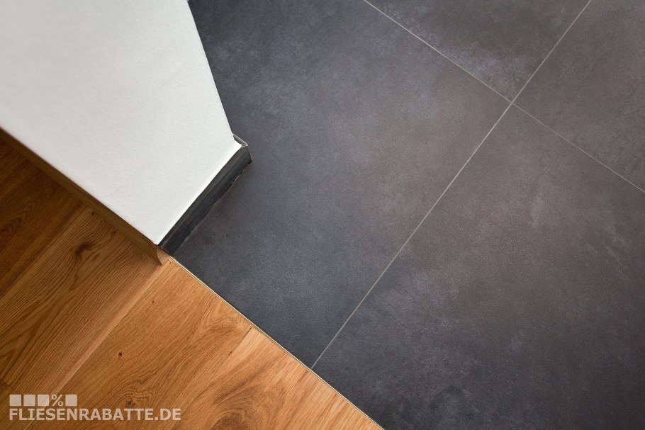 Порог на балкон из ламината