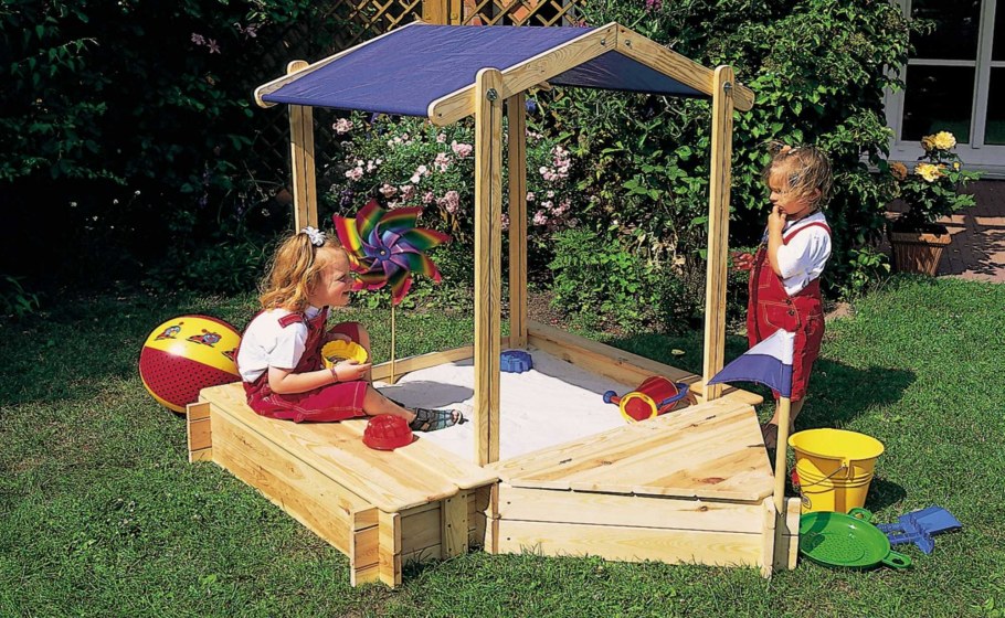 Игровой уголок для детей на даче