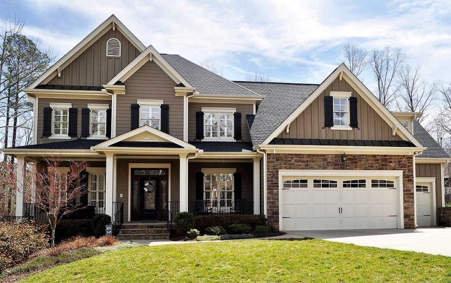 Деревянный дом в американском стиле