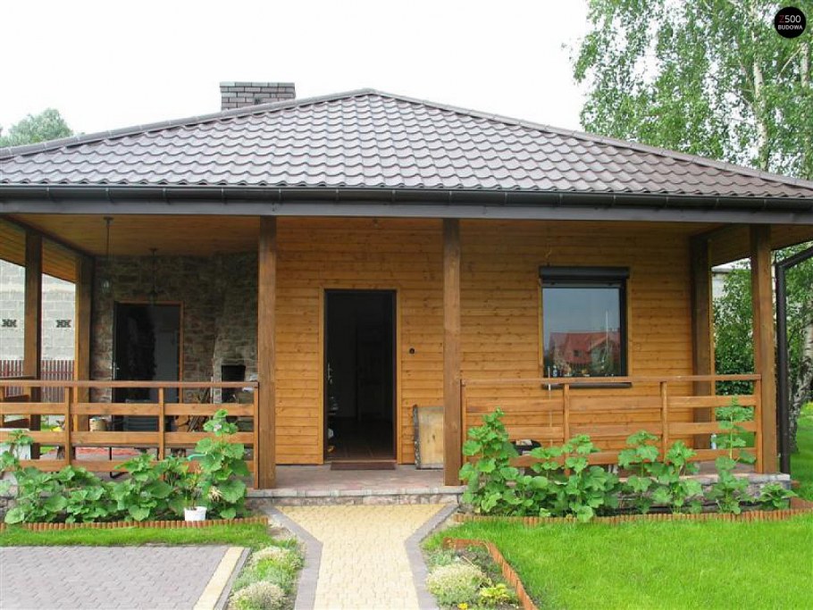 Баня с остекленной верандой под одной крышей