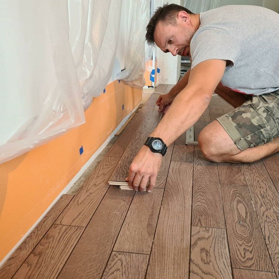 Ламинат без плинтуса с пробковым компенсатором