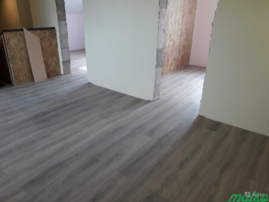 Плинтус под ламинат