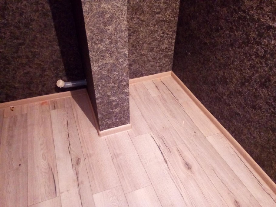 Стены без плинтуса