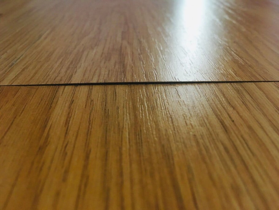 Стык стены и пола без плинтуса