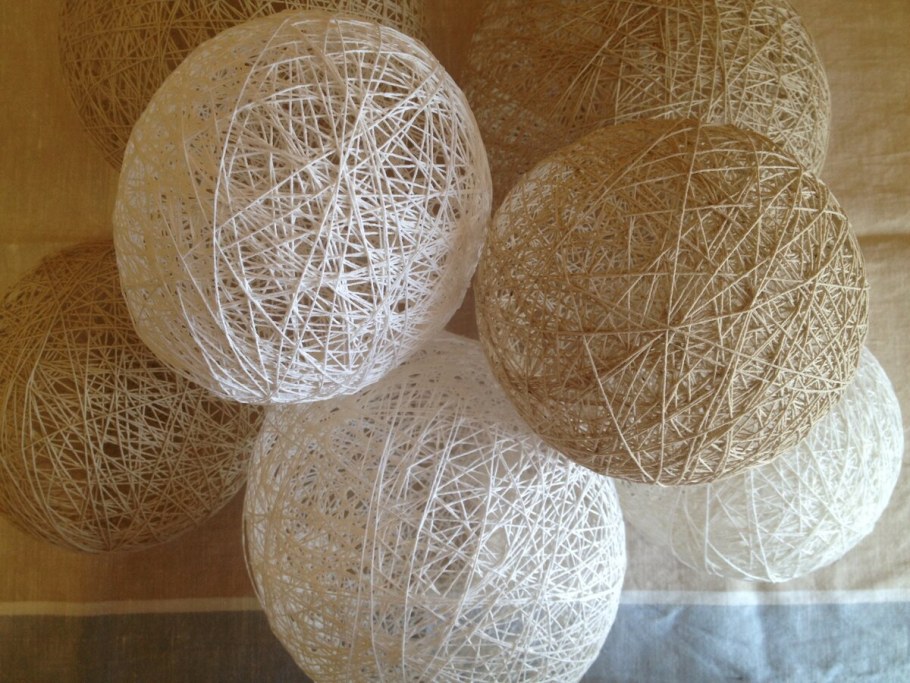 Обои шары серые