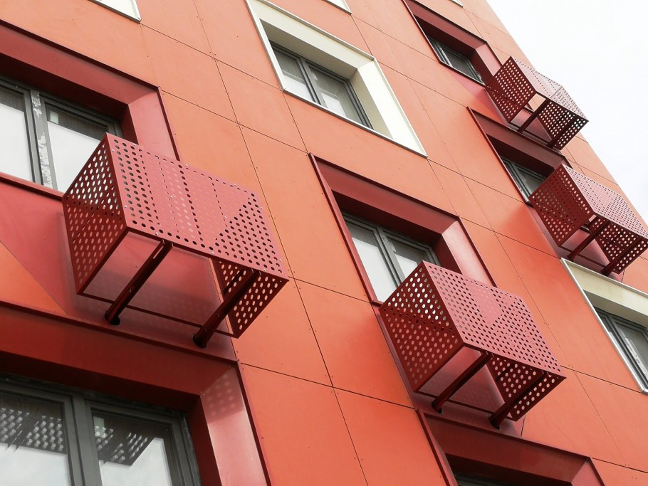 Корзины для кондиционеров на фасаде