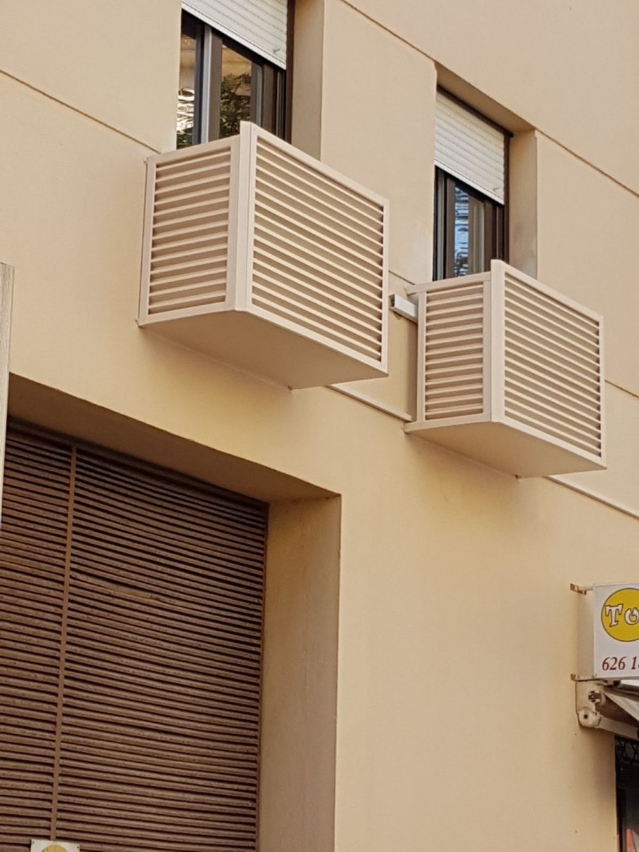 Кондиционер на фасаде