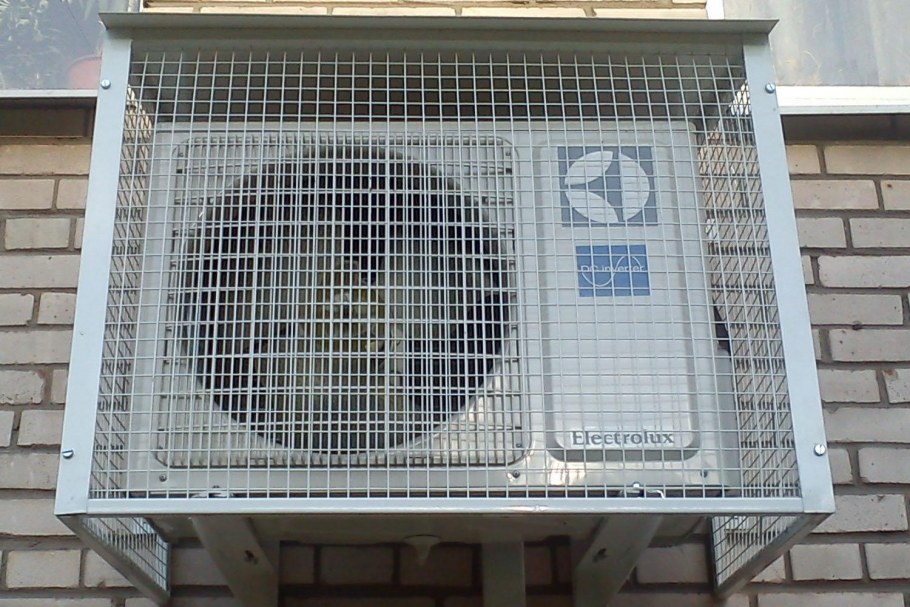 Деревянный короб для кондиционера