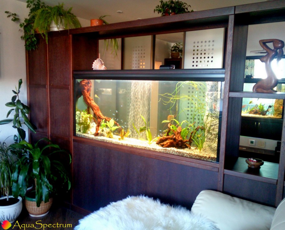 Аквариум в интерьере гостиной