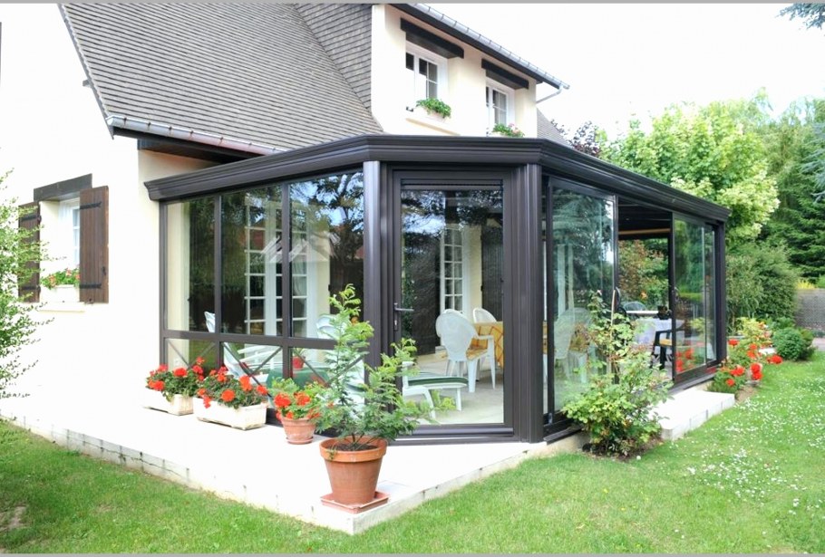 Стеклянная беседка