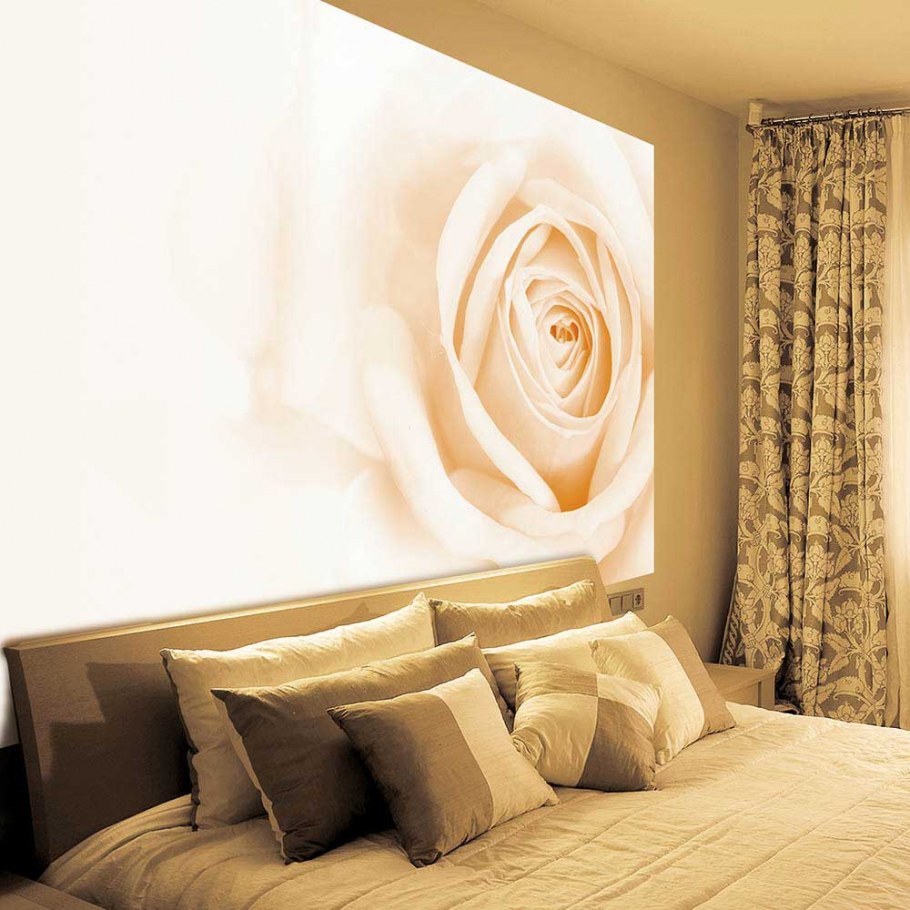 Фотообои белые розы в интерьере