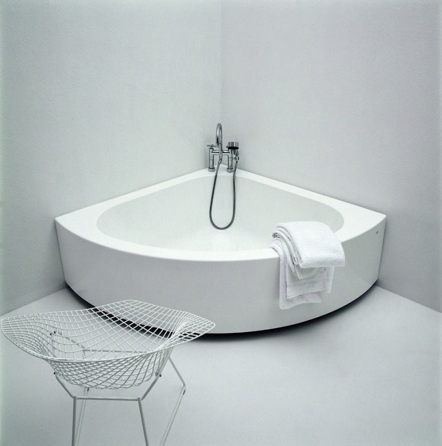 Ванная чугунная угловая