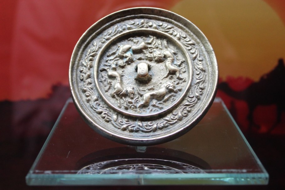 Древние бронзовые зеркала Корея