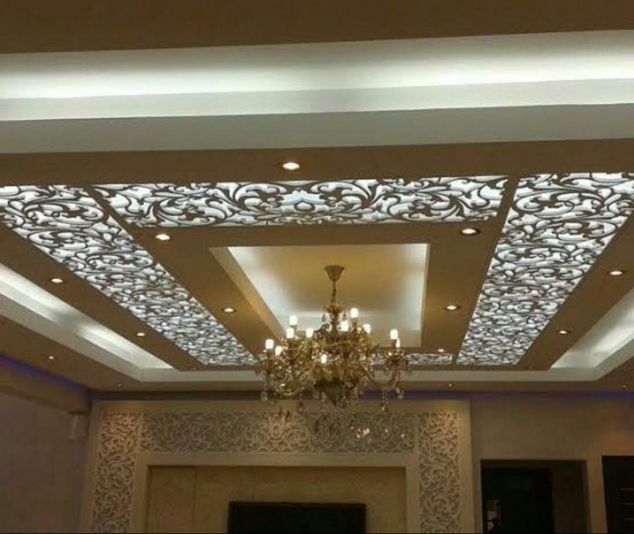 Потолок с витражным стеклом