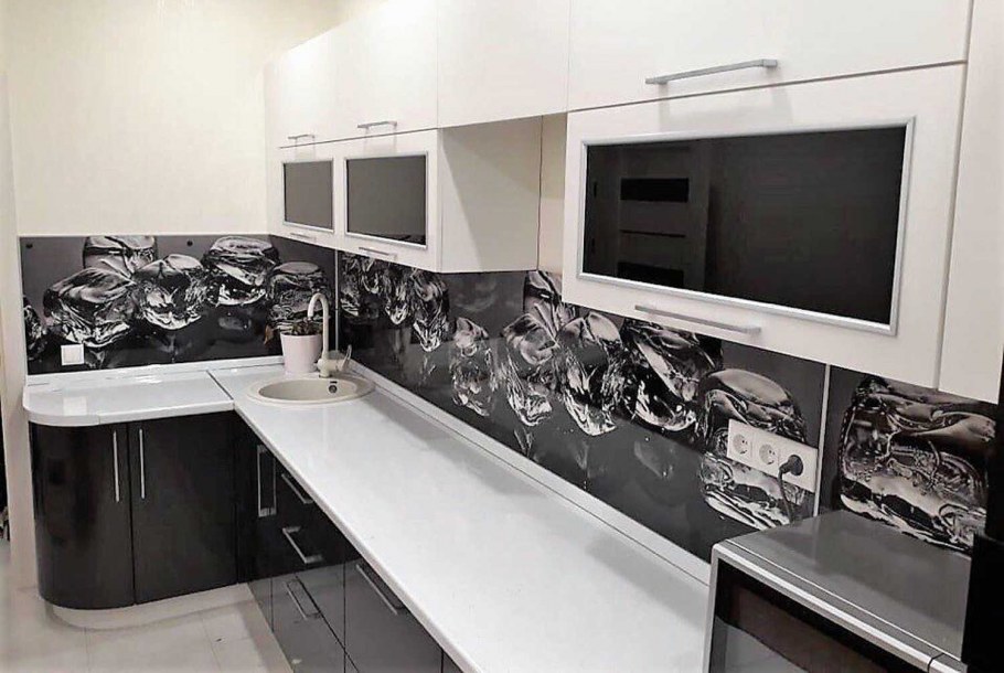 Кухонный фартук бело черный