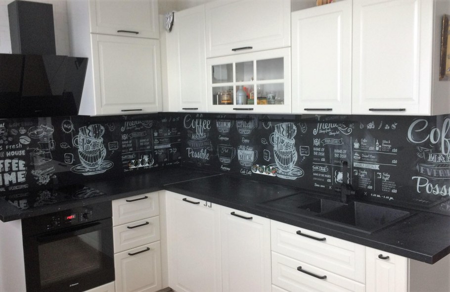 Скинали для черно белой кухни