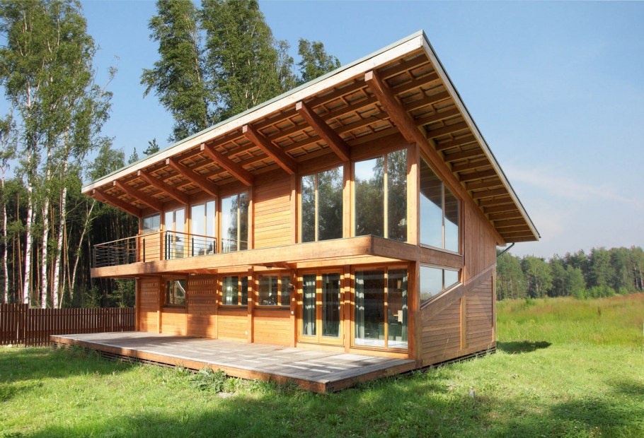 Двухэтажная деревянная терраса