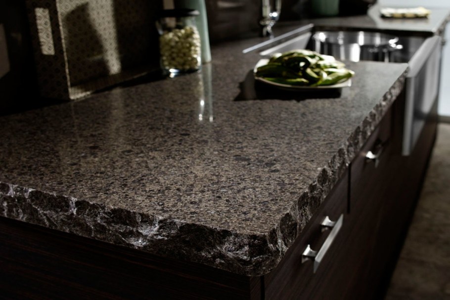Столешница из кварцита Бриллианс Блэк кросс