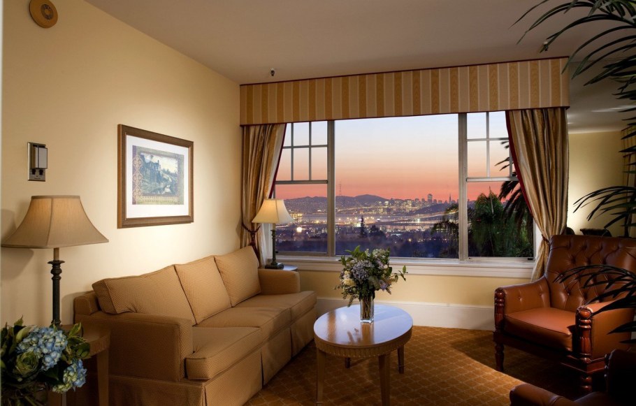 Уютная гостиная на даче