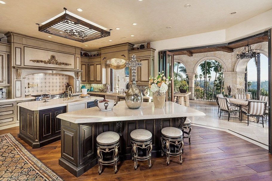 Шикарная кухня