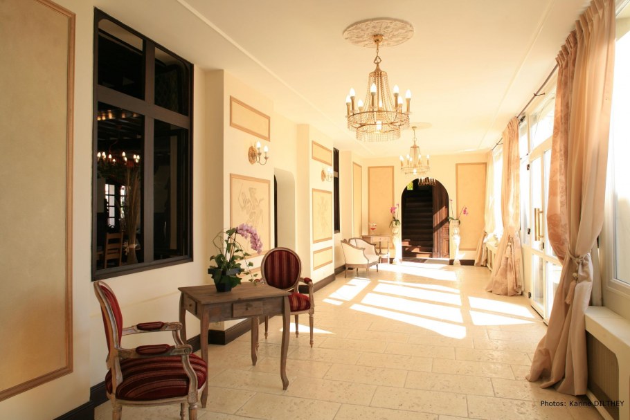 Замок Chambres d'hôtes Château de la Motte