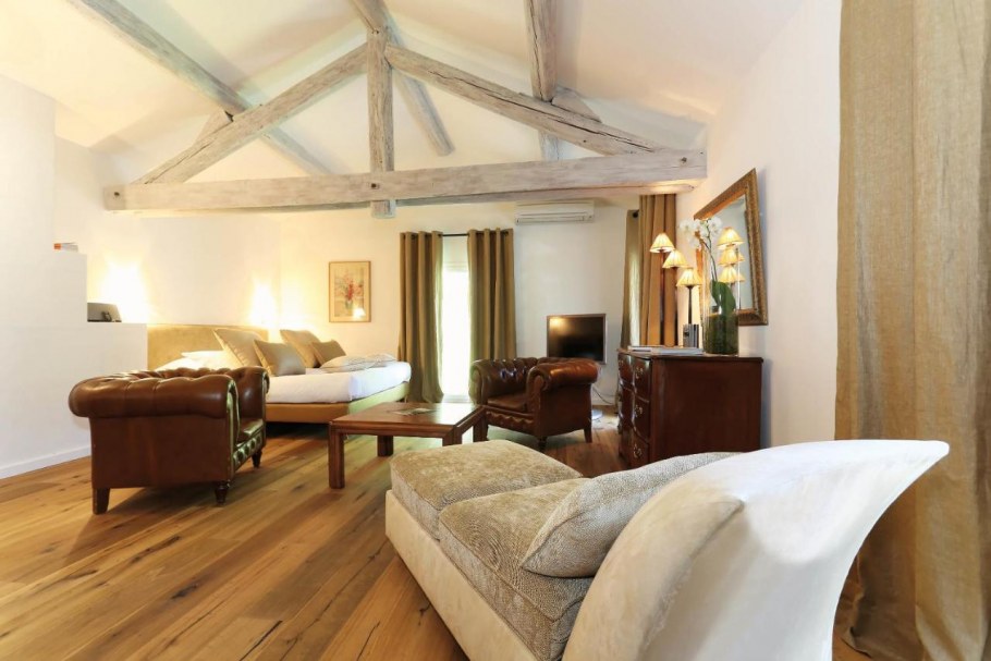 Boutique 18th Century building