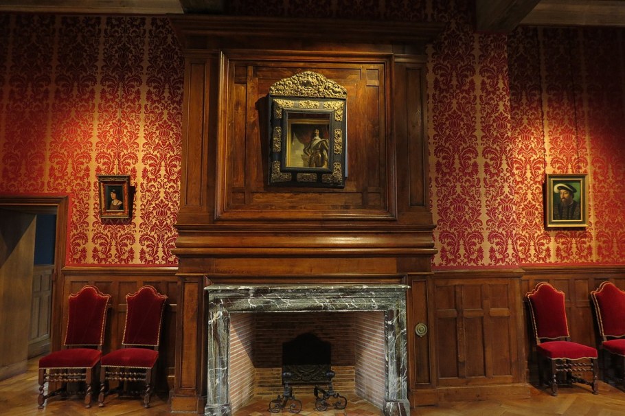 Интерьер замка Монтрезор (Montresor)