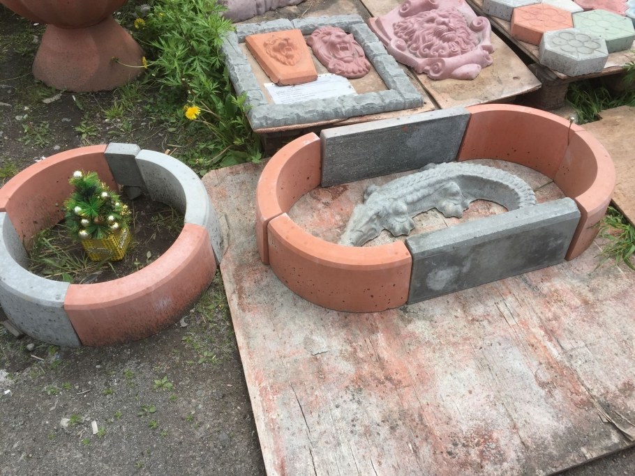 Бордюры для клумб из бетона