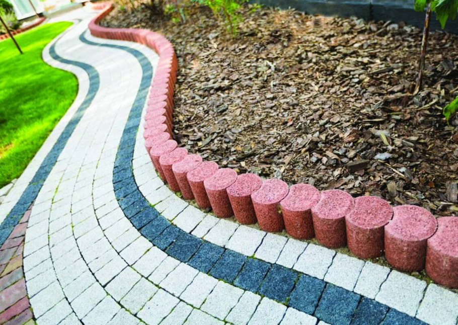 Клумба из мозаики