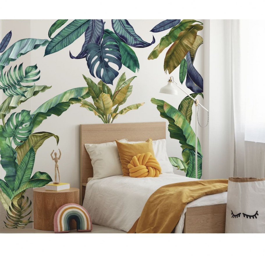 Тропики в интерьере спальни