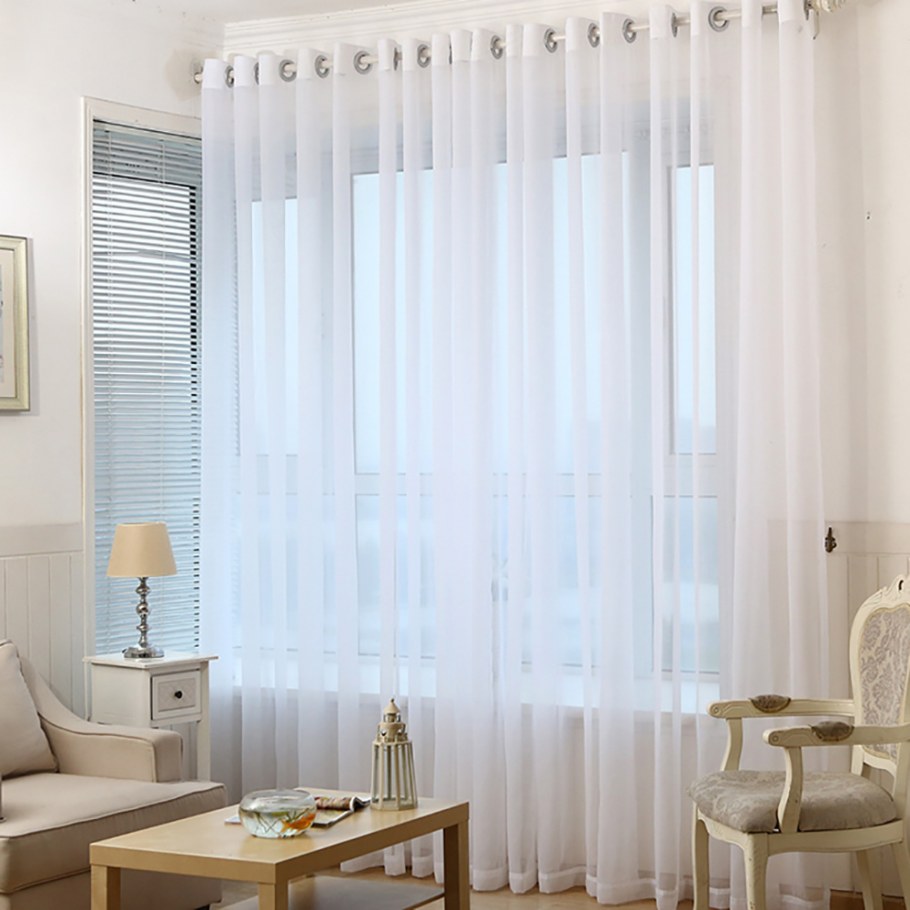 Шторы в белую гостиную