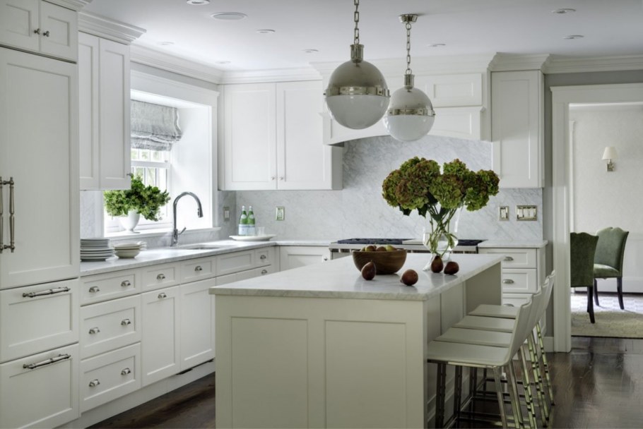 Декор белой кухни