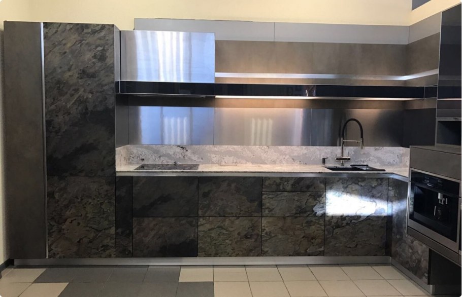 Гранит Magma Gold столешница